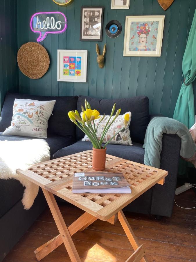 The Lodge - A Tranquil Escape Atworth Esterno foto